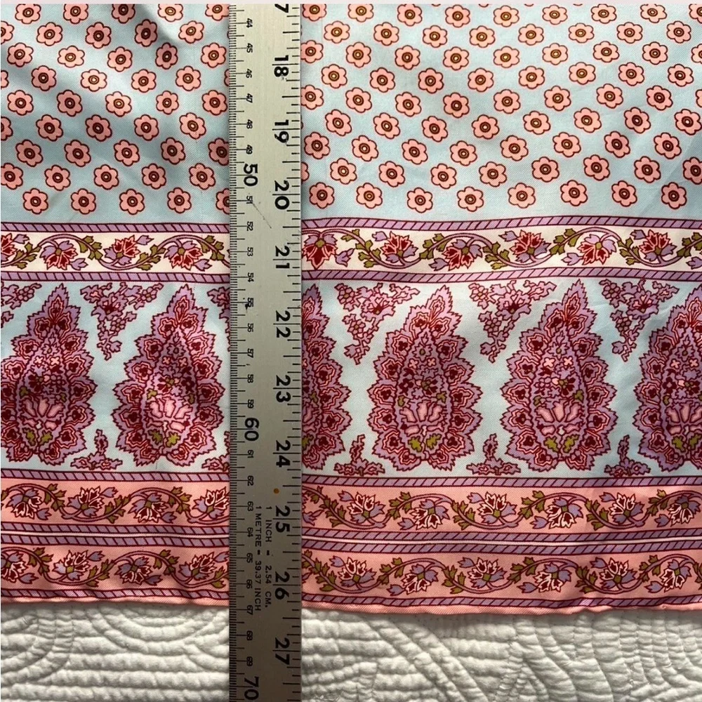 American Vintage Pink and White Floral Scarf
